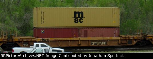 DTTX 729216C with three containers